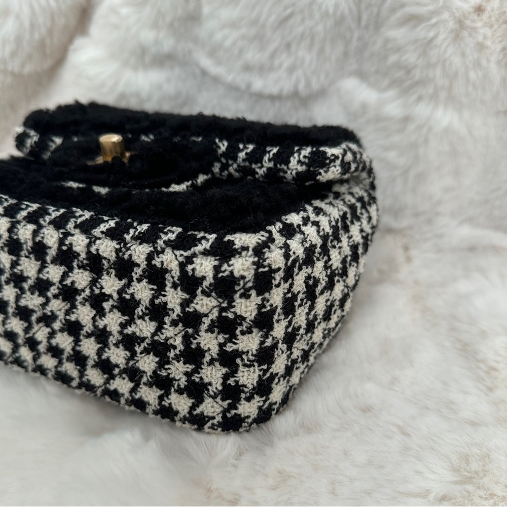 Chanel Tweed Square Mini Classic Flap - Picture 6 of 15